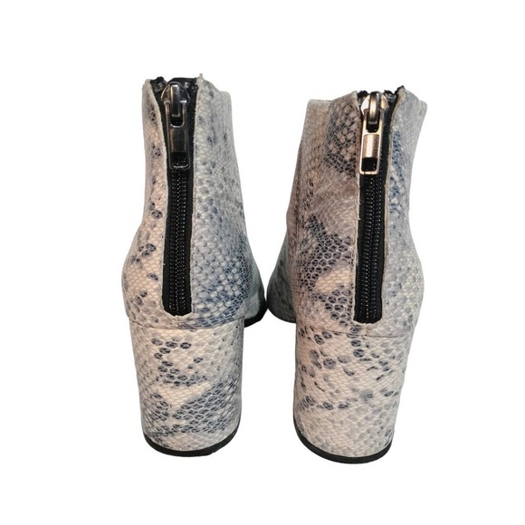Delicious blue gray faux snake skin block heel ankle booties woman size 8.5 - Picture 4 of 10